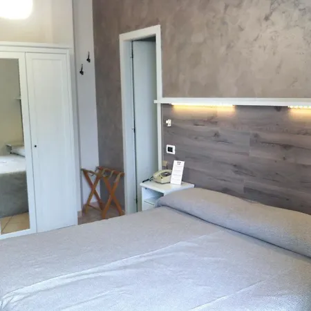 Hotel Croce Del Sud 3*